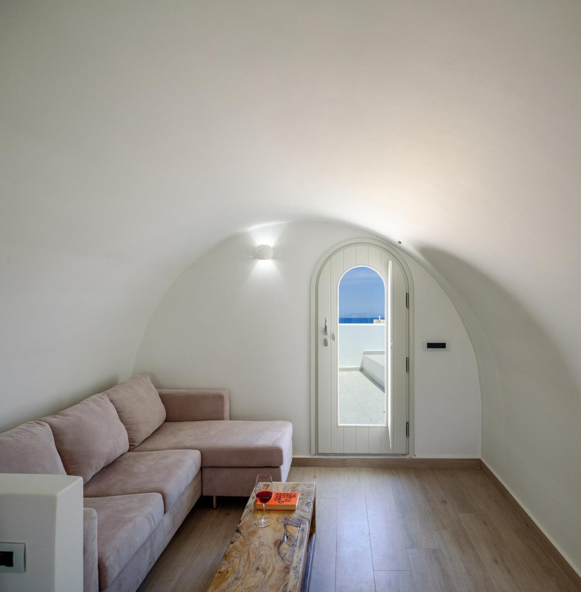 Ak Oia (Santorini)